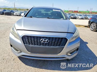 Piąte zdjęcie samochodu w środku: 2017 HYUNDAI SONATA HYBRID SE VIN:KMHE24L11HA046708 - miniatura