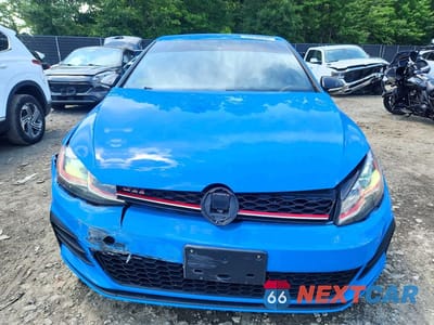 Piąte zdjęcie samochodu w środku: 2019 VOLKSWAGEN GTI S VIN:3VW5T7AU6KM011413 - miniatura