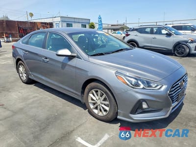 Czwarte zdjęcie samochodu z boku: 2018 HYUNDAI SONATA SE VIN:5NPE24AF3JH696335 - miniatura