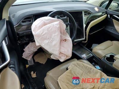 Zdjęcie 8 z 12 samochodu: 2016 TESLA MODEL X VIN:5YJXCAE28GF020966 - miniatura