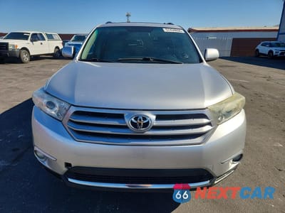 Piąte zdjęcie samochodu w środku: 2011 TOYOTA HIGHLANDER SE VIN:5TDZK3EHXBS040815 - miniatura