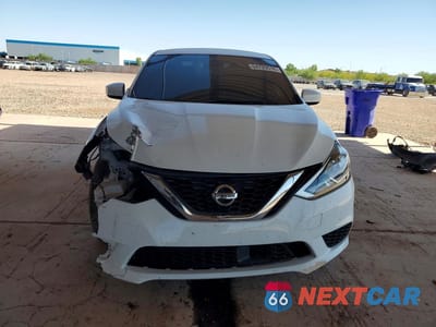 Piąte zdjęcie samochodu w środku: 2018 NISSAN SENTRA S VIN:3N1AB7AP4JY292541 - miniatura