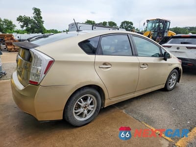 Trzecie zdjęcie samochodu z tyłu: 2010 TOYOTA PRIUS V VIN:JTDKN3DU3A0193402 - miniatura