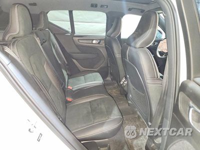 Zdjęcie 11 z 13 samochodu: 2019 VOLVO XC40 T5 R-DESIGN VIN:YV4162UM3K2122724 - miniatura