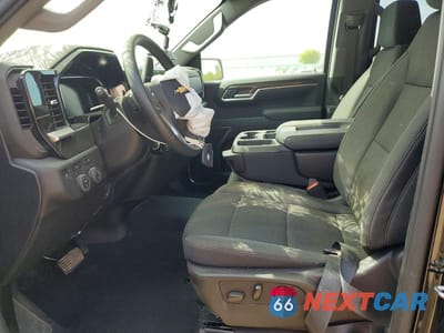 Zdjęcie 7 z 12 samochodu: 2026 CHEVROLET SILVERADO K1500 LT-L VIN:1GCPKKEK7TZ179104 - miniatura