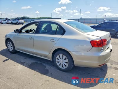 Drugie zdjęcie samochodu z przodu: 2014 VOLKSWAGEN JETTA BASE VIN:3VW2K7AJ2EM298815 - miniatura