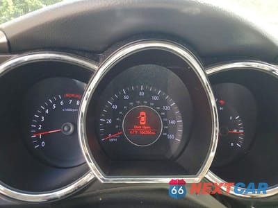 Zdjęcie 9 z 13 samochodu: 2012 KIA OPTIMA LX VIN:5XXGM4A76CG070370 - miniatura