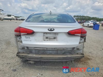 Zdjęcie 6 z 13 samochodu: 2017 KIA FORTE LX VIN:3KPFK4A76HE090667 - miniatura