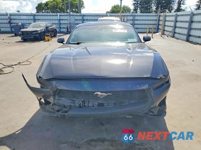 Piąte zdjęcie samochodu w środku: 2024 FORD MUSTANG VIN:1FA6P8TH9R5131973 - miniatura