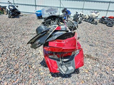 Czwarte zdjęcie samochodu z boku: 2015 HONDA GL1800 VIN:JH2SC68V4FK100013 - miniatura
