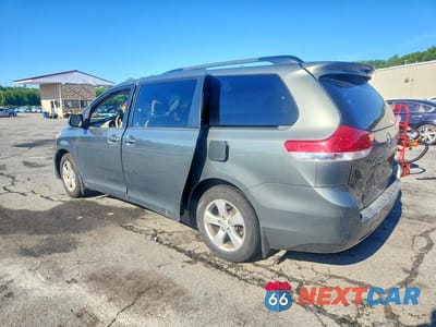 Drugie zdjęcie samochodu z przodu: 2013 TOYOTA SIENNA LE VIN:5TDKK3DC4DS397630 - miniatura