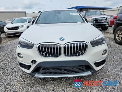 Piąte zdjęcie samochodu w środku: 2018 BMW X1 SDRIVE28I VIN:WBXHU7C31J5H42519 - miniatura