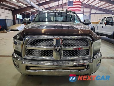 Piąte zdjęcie samochodu w środku: 2013 RAM 2500 LARAMIE VIN:3C6TR5FT0DG517390 - miniatura