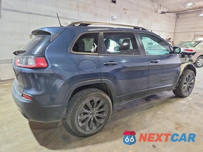 Trzecie zdjęcie samochodu z tyłu: 2021 JEEP CHEROKEE LATITUDE LUX VIN:1C4PJMMNXMD106480 - miniatura