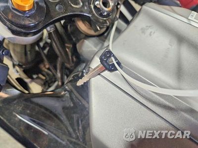 Zdjęcie 8 z 9 samochodu: 2024 YAMAHA YZFR7 VIN:JYARM38E9RA009232 - miniatura