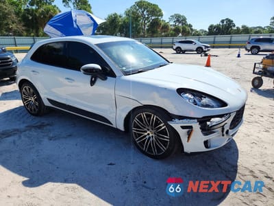 Czwarte zdjęcie samochodu z boku: 2015 PORSCHE MACAN S VIN:WP1AB2A55FLB59414 - miniatura