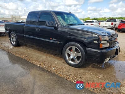 Czwarte zdjęcie samochodu z boku: 2003 CHEVROLET SILVERADO K1500 VIN:2GCEK19N531270435 - miniatura