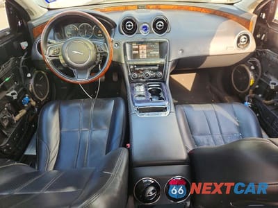 Zdjęcie 8 z 13 samochodu: 2012 JAGUAR XJ VIN:SAJWA1CB4CLV30051 - miniatura