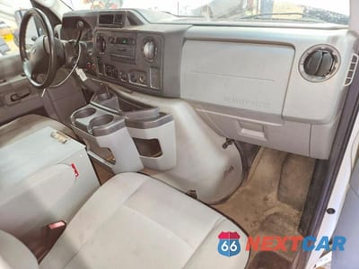 Zdjęcie 8 z 13 samochodu: 2011 FORD E250 DELIVERY VAN VIN:1FTNE2EL0BDB35108 - miniatura