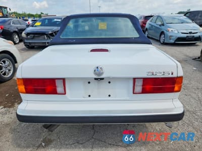 Zdjęcie 6 z 12 samochodu: 1989 BMW 325 I VIN:WBABB1300K8275079 - miniatura