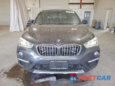 Piąte zdjęcie samochodu w środku: 2017 BMW X1 XDRIVE28I VIN:WBXHT3C36H5F68386 - miniatura