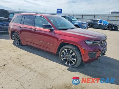 Czwarte zdjęcie samochodu z boku: 2024 JEEP GRAND CHEROKEE OVERLAND VIN:1C4RJHDG3RC680529 - miniatura