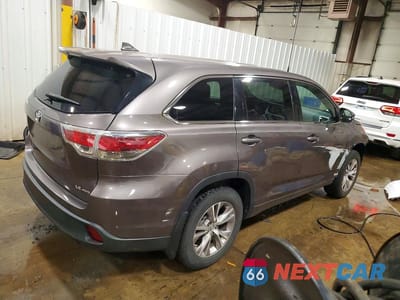 Trzecie zdjęcie samochodu z tyłu: 2015 TOYOTA HIGHLANDER LE PLUS VIN:5TDBKRFH3FS142658 - miniatura
