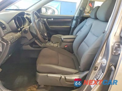 Zdjęcie 7 z 14 samochodu: 2013 KIA SORENTO LX VIN:5XYKTDA67DG412958 - miniatura