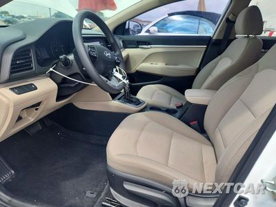 Zdjęcie 7 z 12 samochodu: 2019 HYUNDAI ELANTRA SE VIN:5NPD74LF4KH493126 - miniatura