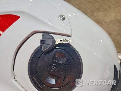 Zdjęcie 8 z 10 samochodu: 2025 BMW S 1000 RR VIN:WB10P2309S6L72176 - miniatura