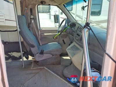 Piąte zdjęcie samochodu w środku: 2004 FORD ECONOLINE E350 SUPER DUTY CUTAWAY VAN VIN:1FDWE35S94HB38906 - miniatura