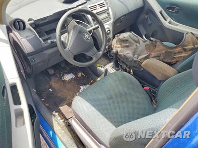 Zdjęcie 8 z 13 samochodu: 2008 TOYOTA YARIS BASE VIN:JTDJT923485168651 - miniatura