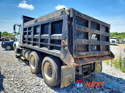 Trzecie zdjęcie samochodu z tyłu: 2012 VOLVO VNM DUMP TRUCK VIN:4V4MC9DF5CN553010 - miniatura
