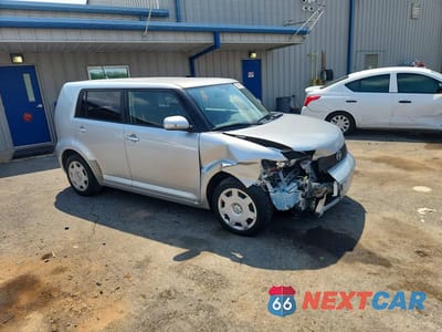 Czwarte zdjęcie samochodu z boku: 2010 TOYOTA SCION XB VIN:JTLZE4FE7A1101412 - miniatura