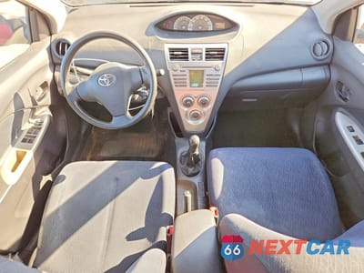 Zdjęcie 8 z 12 samochodu: 2007 TOYOTA YARIS BASE VIN:JTDBT903771122020 - miniatura