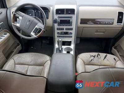 Zdjęcie 8 z 13 samochodu: 2010 LINCOLN MKX VIN:2LMDJ6JC2ABJ15998 - miniatura