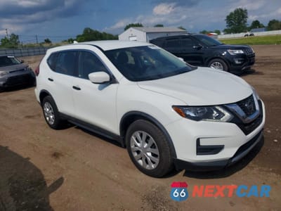Czwarte zdjęcie samochodu z boku: 2018 NISSAN ROGUE S VIN:KNMAT2MV7JP588405 - miniatura