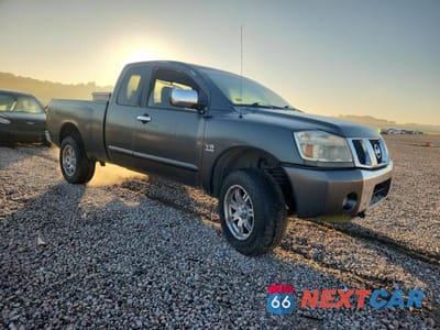 Czwarte zdjęcie samochodu z boku: 2004 NISSAN TITAN XE VIN:1N6AA06BX4N513370 - miniatura