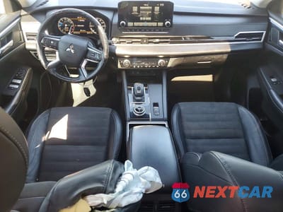 Zdjęcie 8 z 13 samochodu: 2022 MITSUBISHI OUTLANDER SE VIN:JA4J4UA82NZ011535 - miniatura