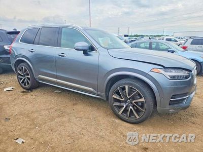 Czwarte zdjęcie samochodu z boku: 2019 VOLVO XC90 T6 INSCRIPTION VIN:YV4A22PLXK1415878 - miniatura