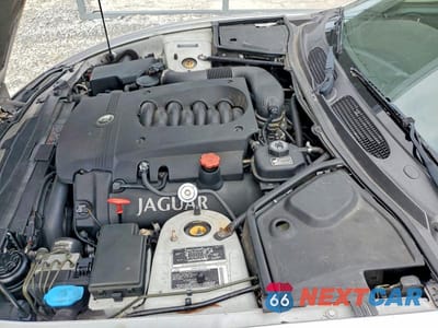 Zdjęcie 11 z 12 samochodu: 2003 JAGUAR XK8 VIN:SAJDA42C632A33563 - miniatura