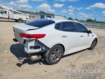 Trzecie zdjęcie samochodu z tyłu: 2020 KIA OPTIMA LX VIN:5XXGT4L3XLG407782 - miniatura