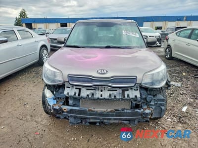 Piąte zdjęcie samochodu w środku: 2018 KIA SOUL BASE VIN:KNDJN2A21J7572902 - miniatura