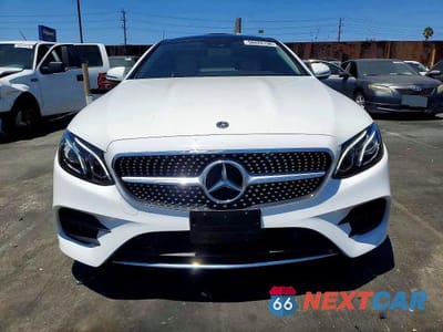 Piąte zdjęcie samochodu w środku: 2018 MERCEDES-BENZ E 400 VIN:WDD1J6FB5JF015384 - miniatura