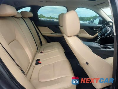 Zdjęcie 11 z 13 samochodu: 2018 JAGUAR F-PACE PREMIUM VIN:SADCJ2FN0JA254171 - miniatura