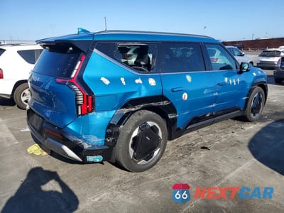 Trzecie zdjęcie samochodu z tyłu: 2024 KIA EV9 LAND VIN:KNDADFS52R6039459 - miniatura