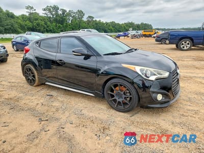 Czwarte zdjęcie samochodu z boku: 2015 HYUNDAI VELOSTER TURBO VIN:KMHTC6AE3FU249259 - miniatura