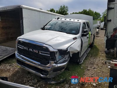2022 RAM 3500 TRADESMAN UTILITY / SERVICE TRUCK 3C63R3GJXNG401925 - główne zdjęcie licytacji z USA - miniatura