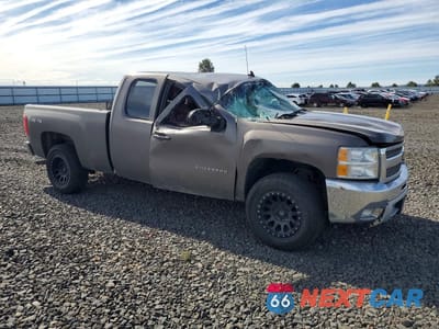 Czwarte zdjęcie samochodu z boku: 2012 CHEVROLET SILVERADO K1500 LT VIN:1GCRKSE76CZ219192 - miniatura