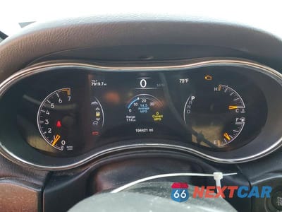 Zdjęcie 9 z 13 samochodu: 2018 JEEP GRAND CHEROKEE LAREDO VIN:1C4RJFAG2JC181444 - miniatura
